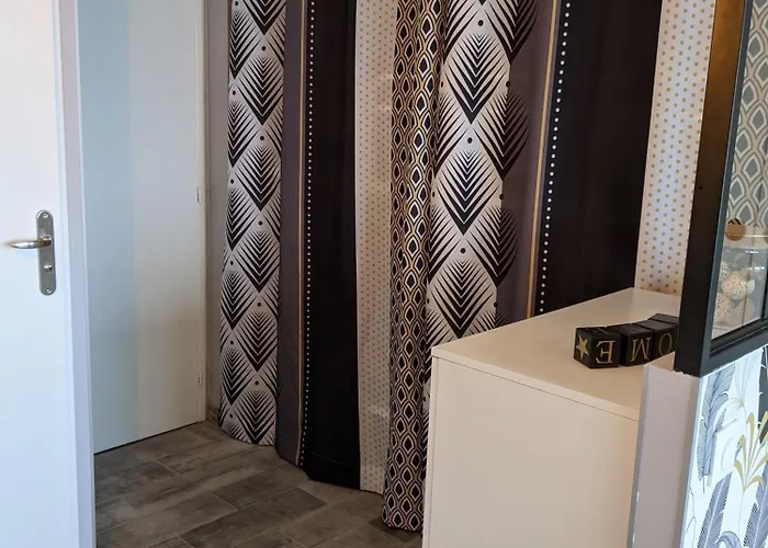 Duplex Cap D'agde Vue Avec Piscine アグド